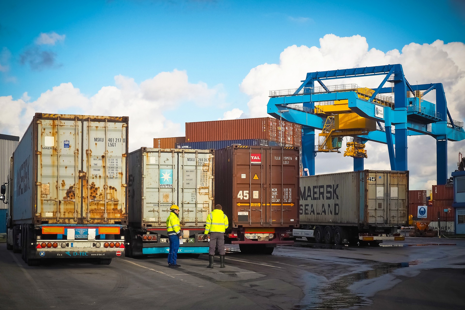 container-3857611_1920